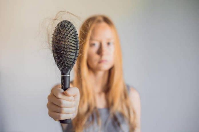 El truco ideal para evitar la caída del pelo en verano