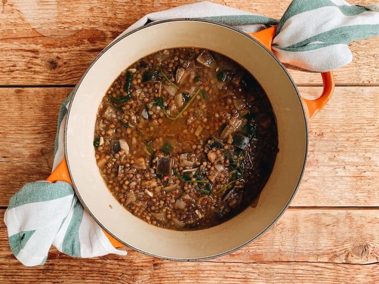 Estas lentejas con berenjenas están mejor que con chorizo
