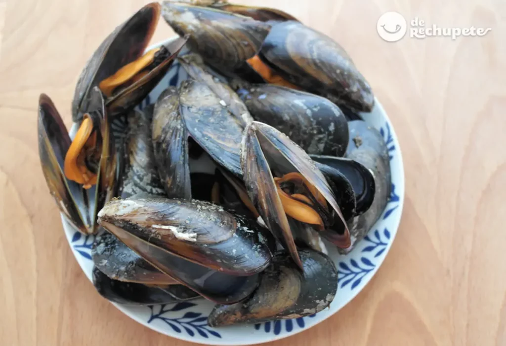 El truco para limpiar los mejillones en segundos y sin esfuerzo