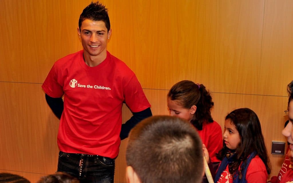Cristiano Ronaldo investigado por la policía y expulsado de 'Save The Children' por...