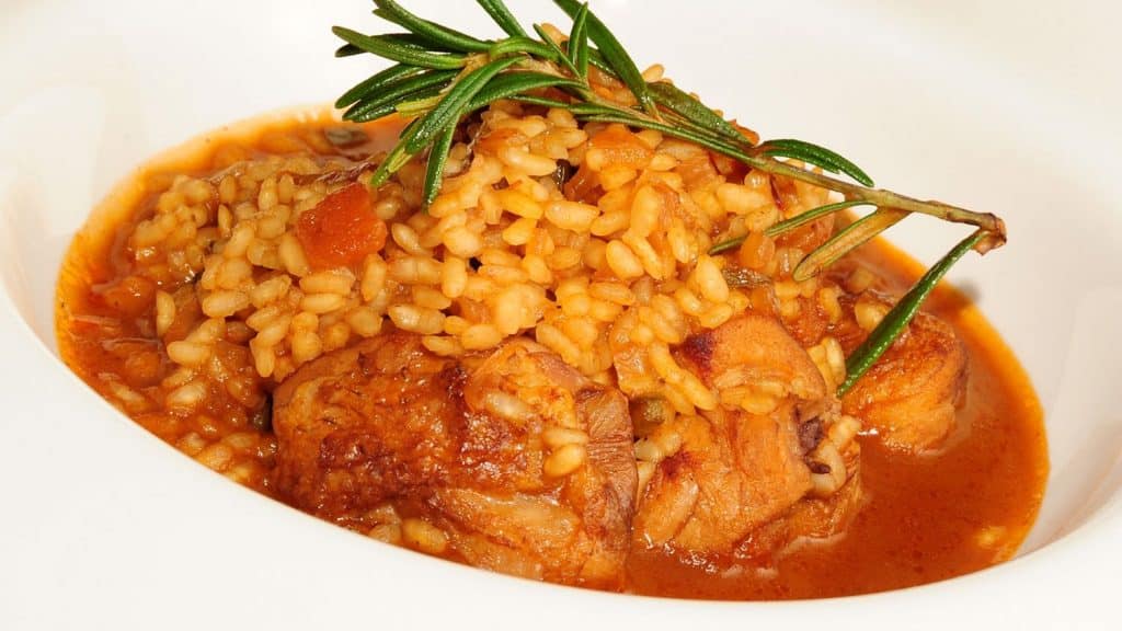 Este arroz caldoso con conejo está más rico que el de tu abuela 