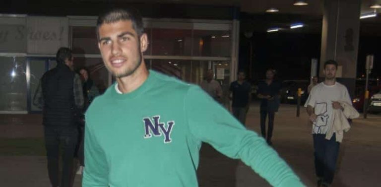 Carlos Alcaraz se desmadra en Ibiza: el prodigio del tenis español se hace mayor en la isla del pecado