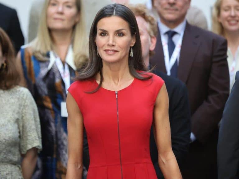 Letizia no quiere ser rica: la reina pasa de las aficiones de Felipe VI
