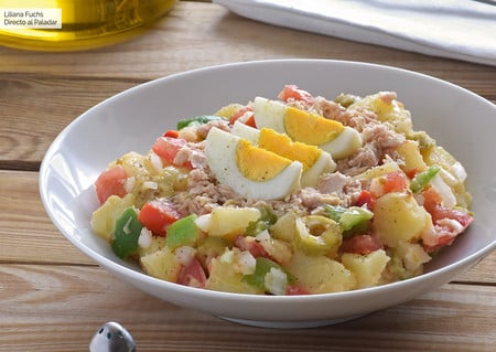 La mejor ensalada que puedes hacer con una lata de atún 