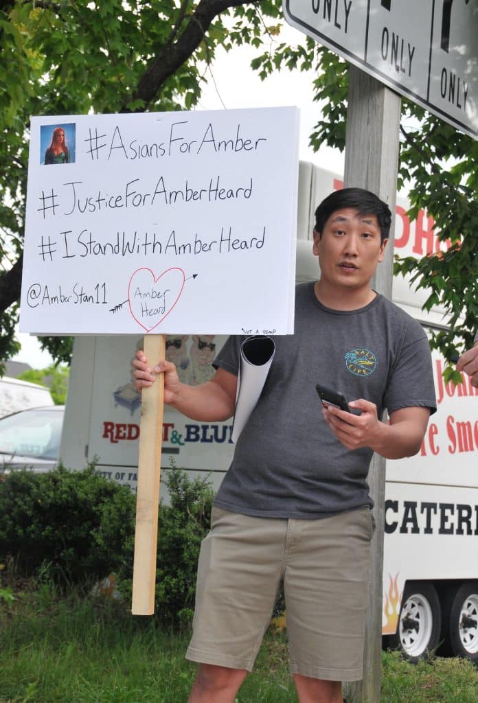 Asiáticos apoyan a Amber Heard