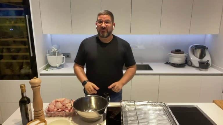 Alitas de pollo: el truco de Dani García para que estén más crujientes