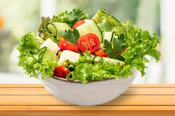La mejor ensalada que puedes hacer con una lata de atún 