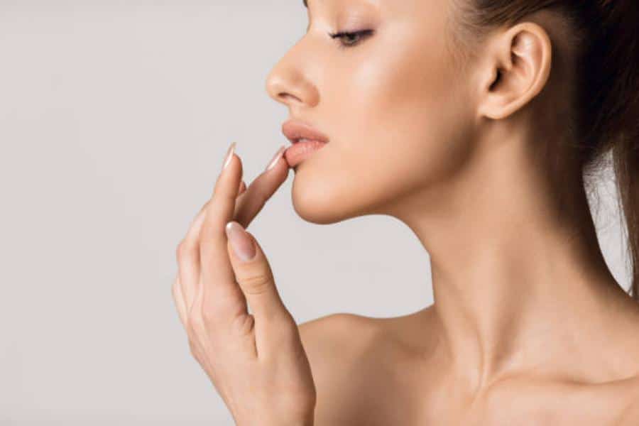 Preparación de los labios antes del maquillaje