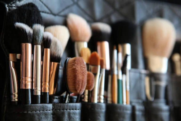 Esenciales de belleza en tu equipaje: Imprescindibles para Semana Santa