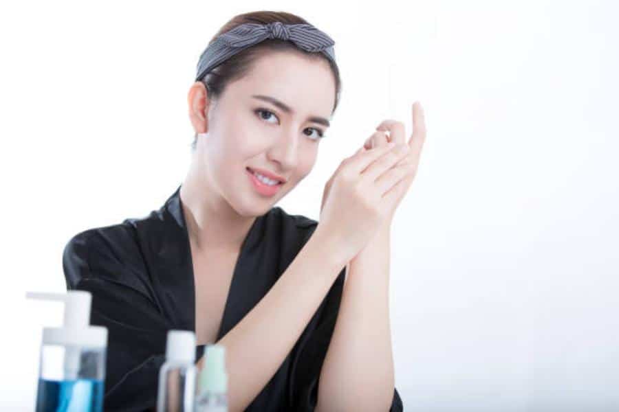 Aceites naturales para eliminar arrugas en las manos
