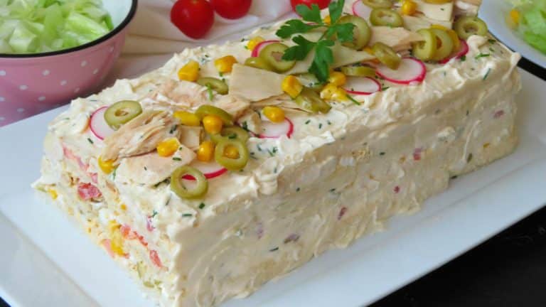 Este pastel de atún frío es una opción perfecta para los días de calor