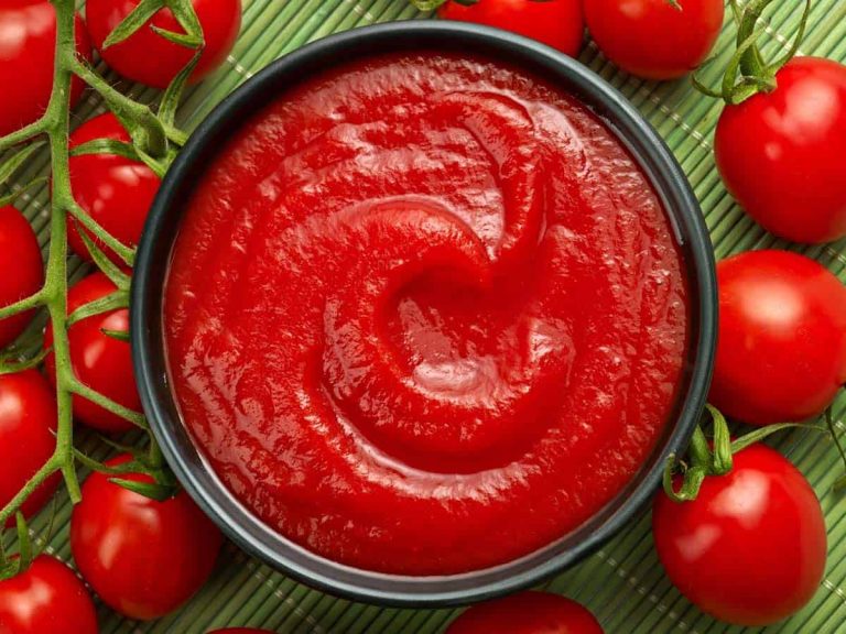 Cómo hacer una salsa de tomate de escándalo en el microondas