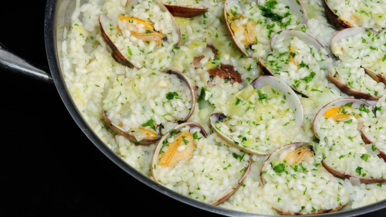 Este arroz con almejas que se hace rápido es una pasada