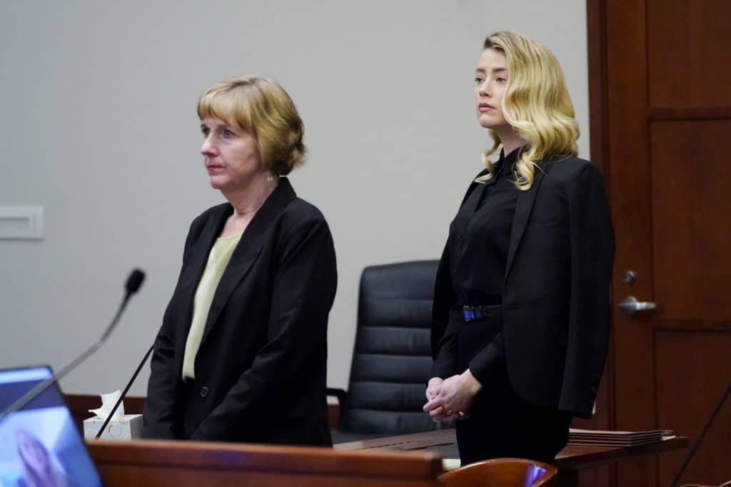 Amber Heard recibe una 'puñalada trapera': su abogada aprovecha su derrota para tener fama