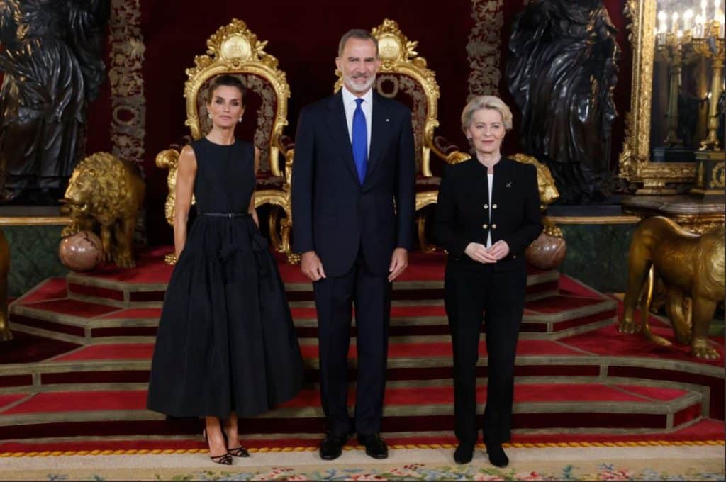 Cena Otan Reina Letizia Rey Felipe y Ursola von der leyen