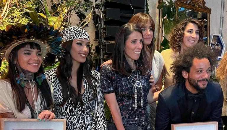 Premios Elle Eco: Mar Flores apuesta por el amarillo y Chanel reaparece de lo más salvaje