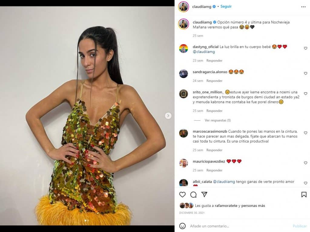 Claudia posando