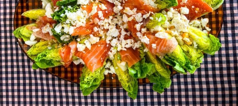 Esta ensalada de salmón marinado te salvará el verano
