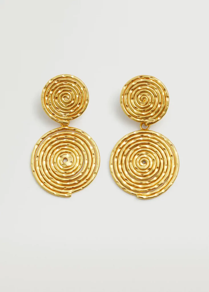 Este collar de Mango que parece de oro cuesta menos de 30 euros