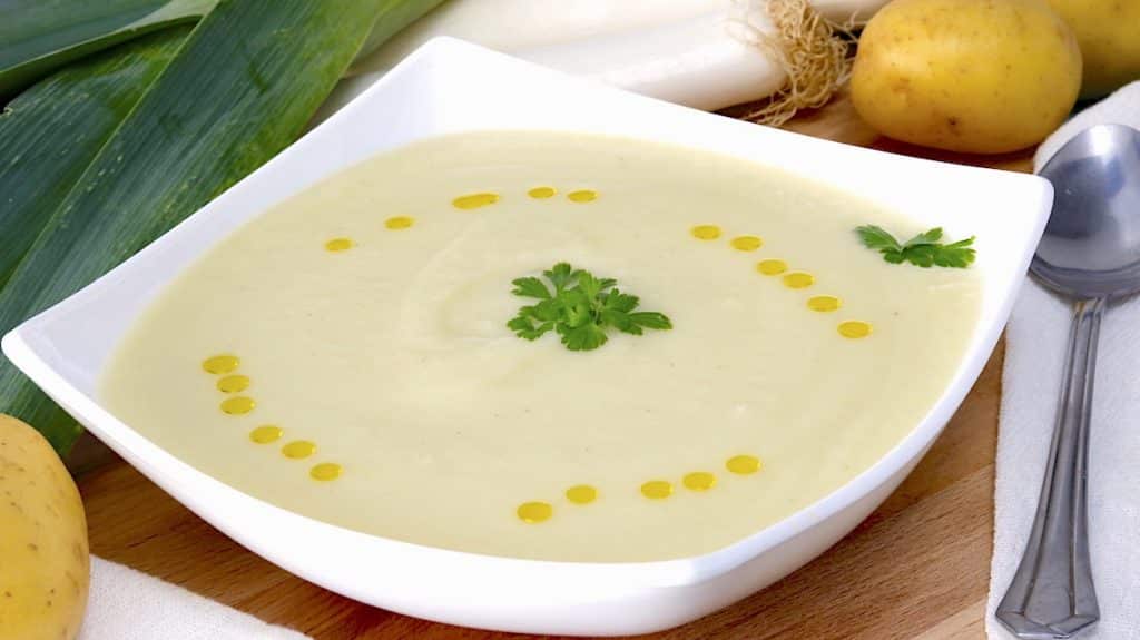 Vichyssoise: cómo hacer la crema más típica del verano