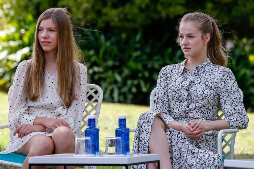 Leonor y Sofía en un evento