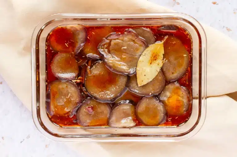 Ni rellenas, ni rebozadas: receta de berenjenas en escabeche