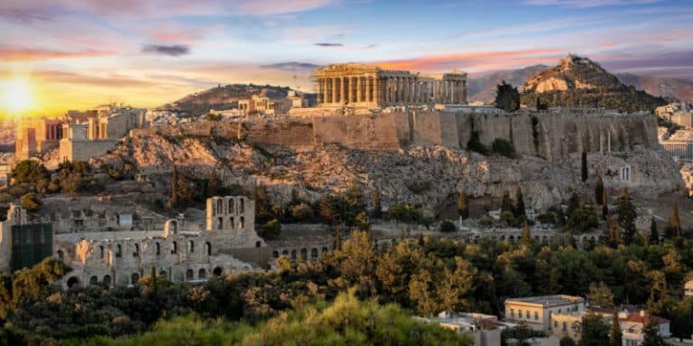 Bares, ciudades y playas: lo que debes saber si viajas a Grecia