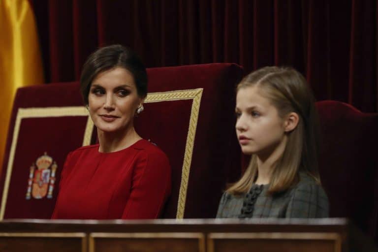 La reina Letizia da positivo en Covid, tras ver la faceta más madura de Leonor