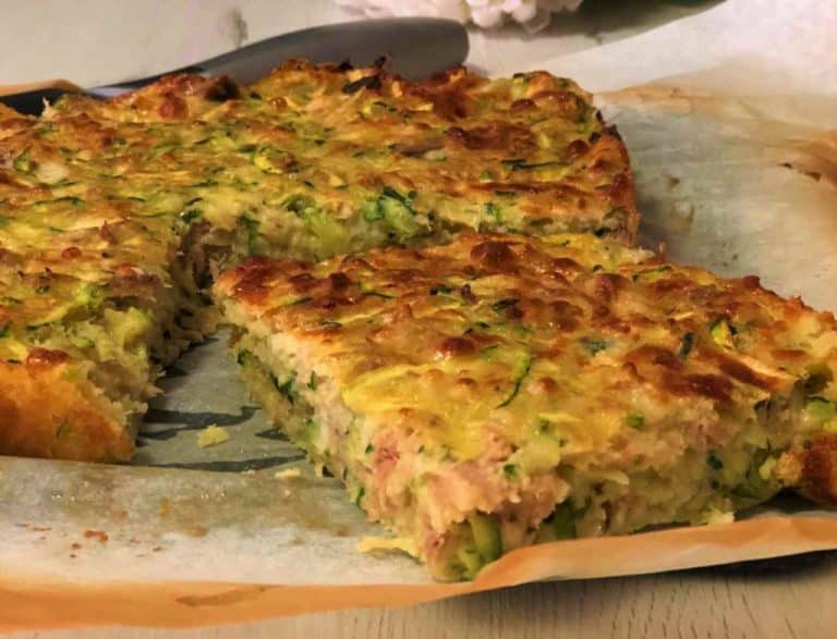 El pastel de calabacín y atún que más apetece en verano