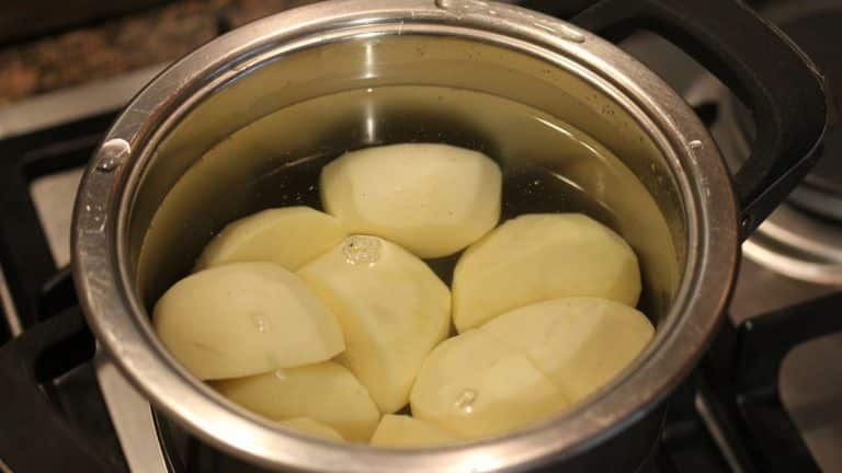 Cocer las patatas en cinco minutos es posible si sigues este truco