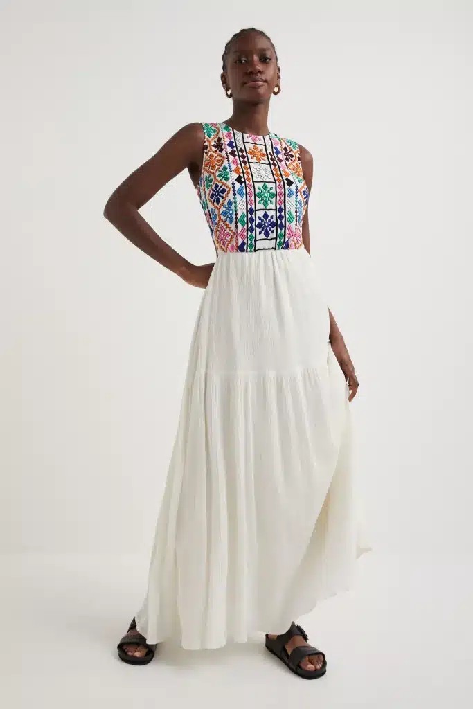 vestido blanco Rebajas en Desigual: vestidos increíbles a precios jamás vistos