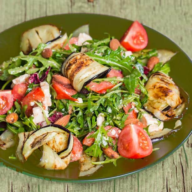 La ensalada de berenjenas que vas a tomar hasta en otoño