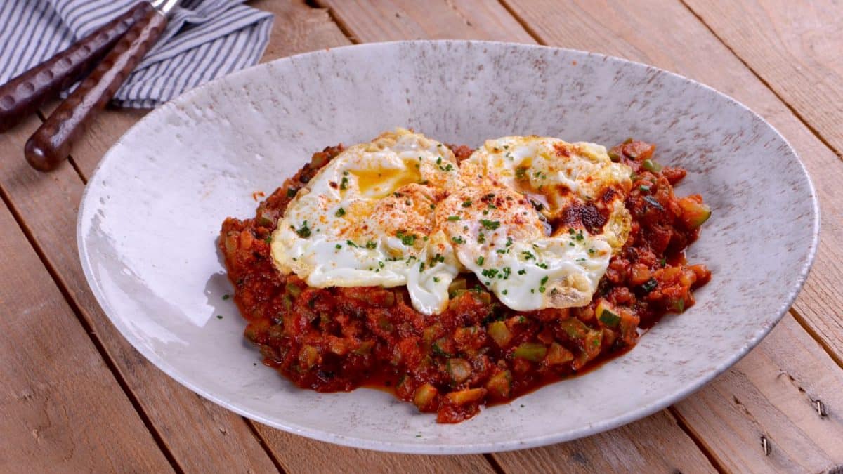 Pisto con huevos: La receta de Arguiñano para despedir el verano