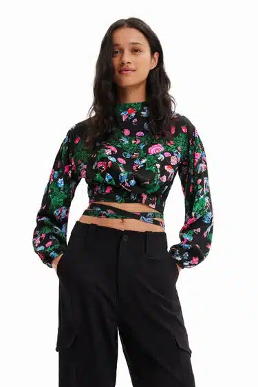 La blusa floral de Desigual para presumir todo el otoño