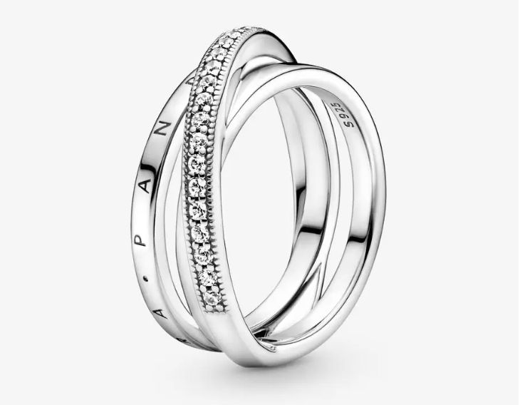 Los pendientes de corazón de Pandora que cuestan menos de 50 euros