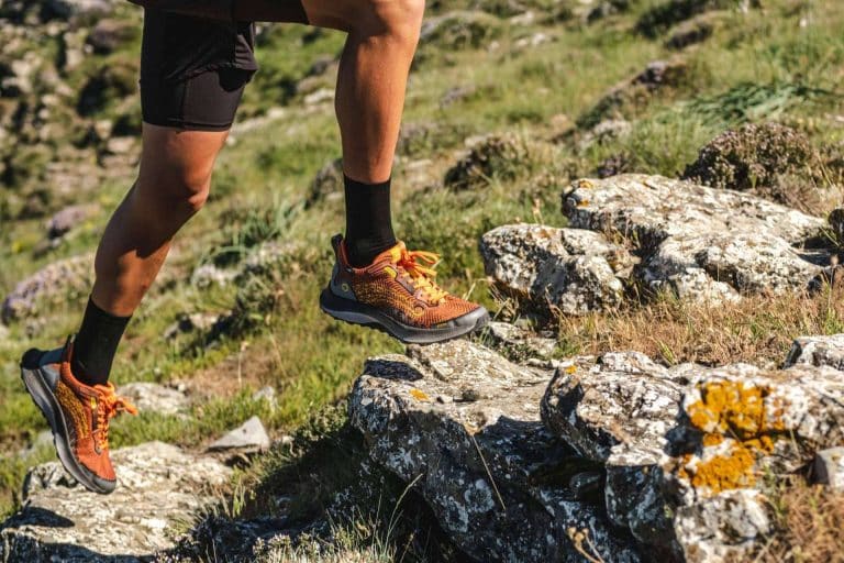 Atom lanza al mercado sus zapatillas para senderistas, fitness y corredores