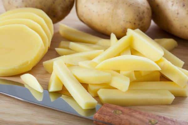 El secreto para que las patatas peladas no se estropeen