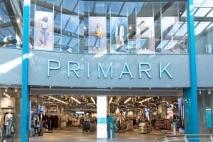 El abrigo de Primark de bajo coste diseñado por Paula Echevarría