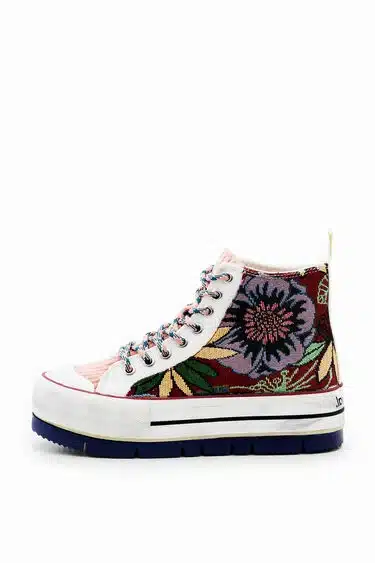 Estas zapatillas de Desigual tienen mejor calidad que Nike