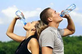 Los graves riesgos que no beber agua puede causar a tu salud