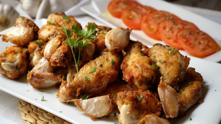 Alitas de pollo: Cómo hacerlas al ajillo en el horno