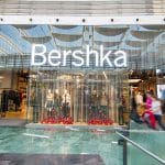 bershka Bershka: la blazer cropped por 35,99 euros para ir a la oficina
