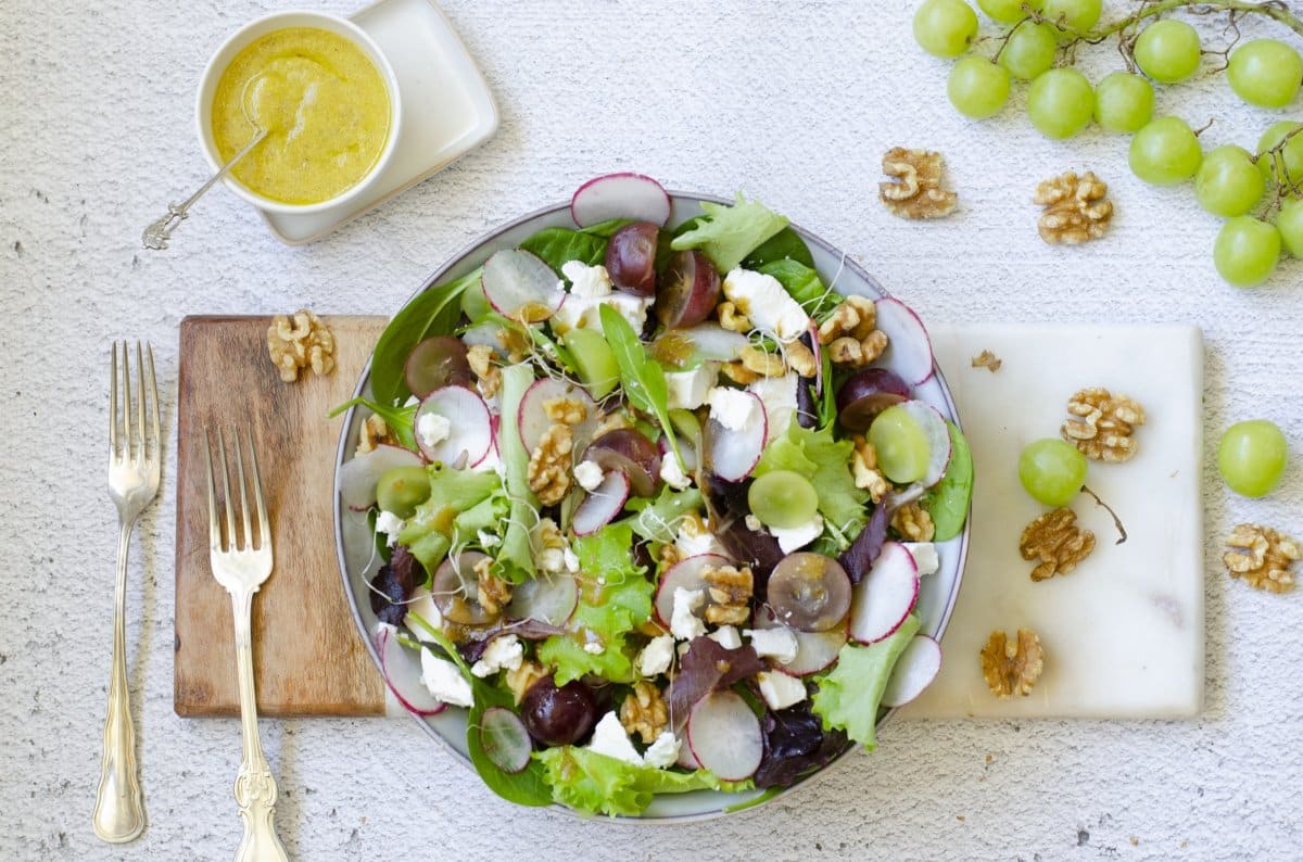 Ensalada: la fruta que debes añadir y que querrás comer siempre