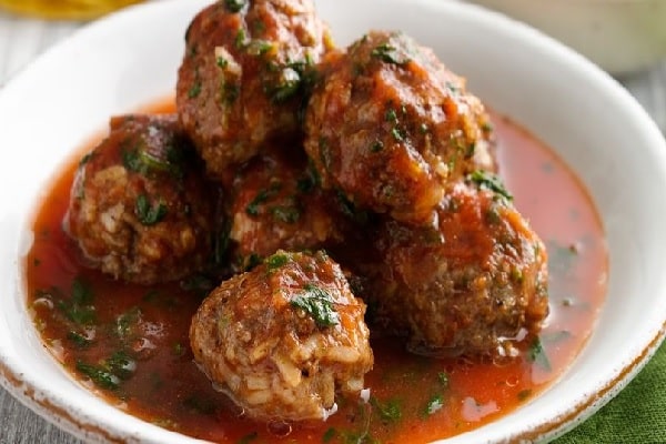 Cómo hacer albóndigas con tomate en una freidora de aire