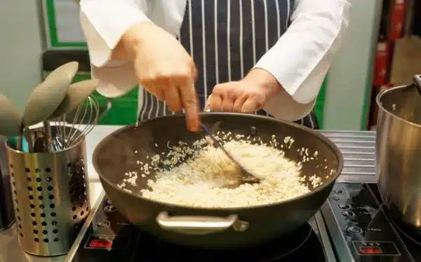 El truco de los chefs para que el arroz te quede suelto 