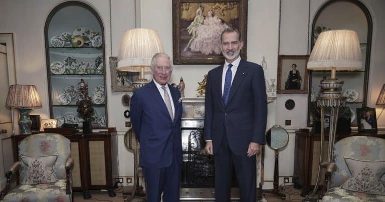 Felipe VI derrocha simpatía con Carlos III en su semana más polémica