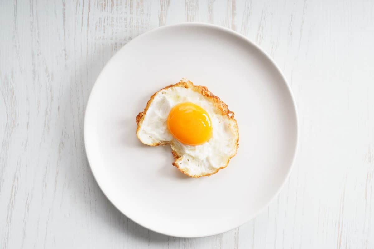 El truco para que tu huevo frito tenga puntilla