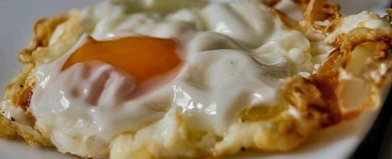 El truco para que tu huevo frito tenga puntilla