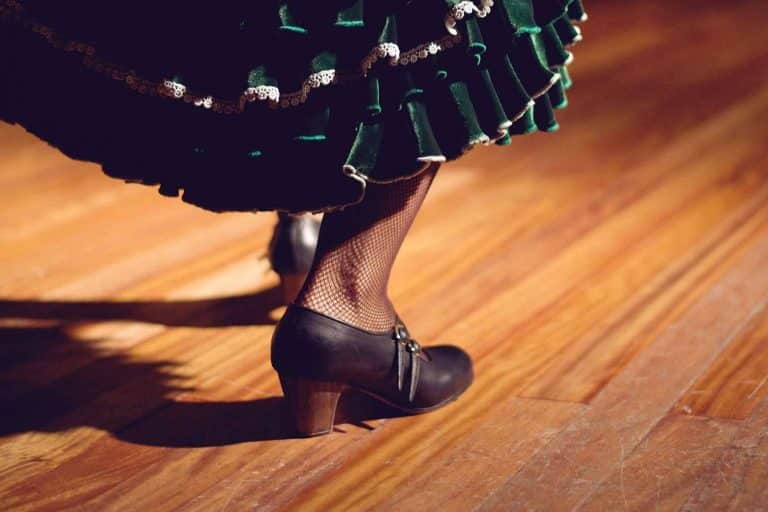Adquirir algunos de los mejores zapatos de flamenco para bailar en Viva La Feria