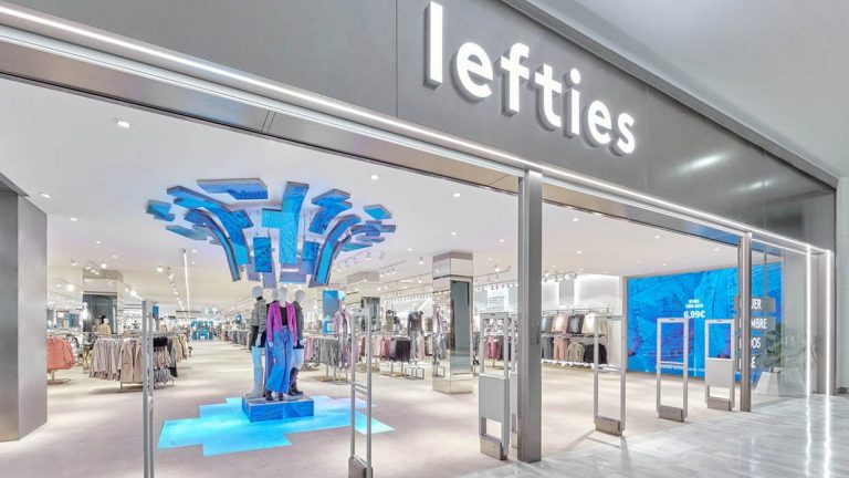 El pantalón encuerado de Lefties por 19,99 euros que todas desean 